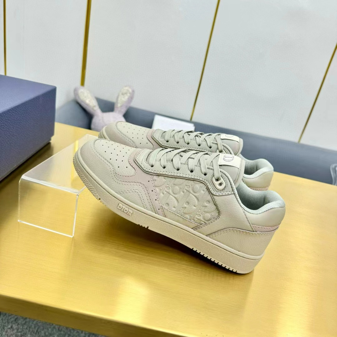 ua D*or b27 low-top sneaker beige grained calfskin and beige D*or gravity leather