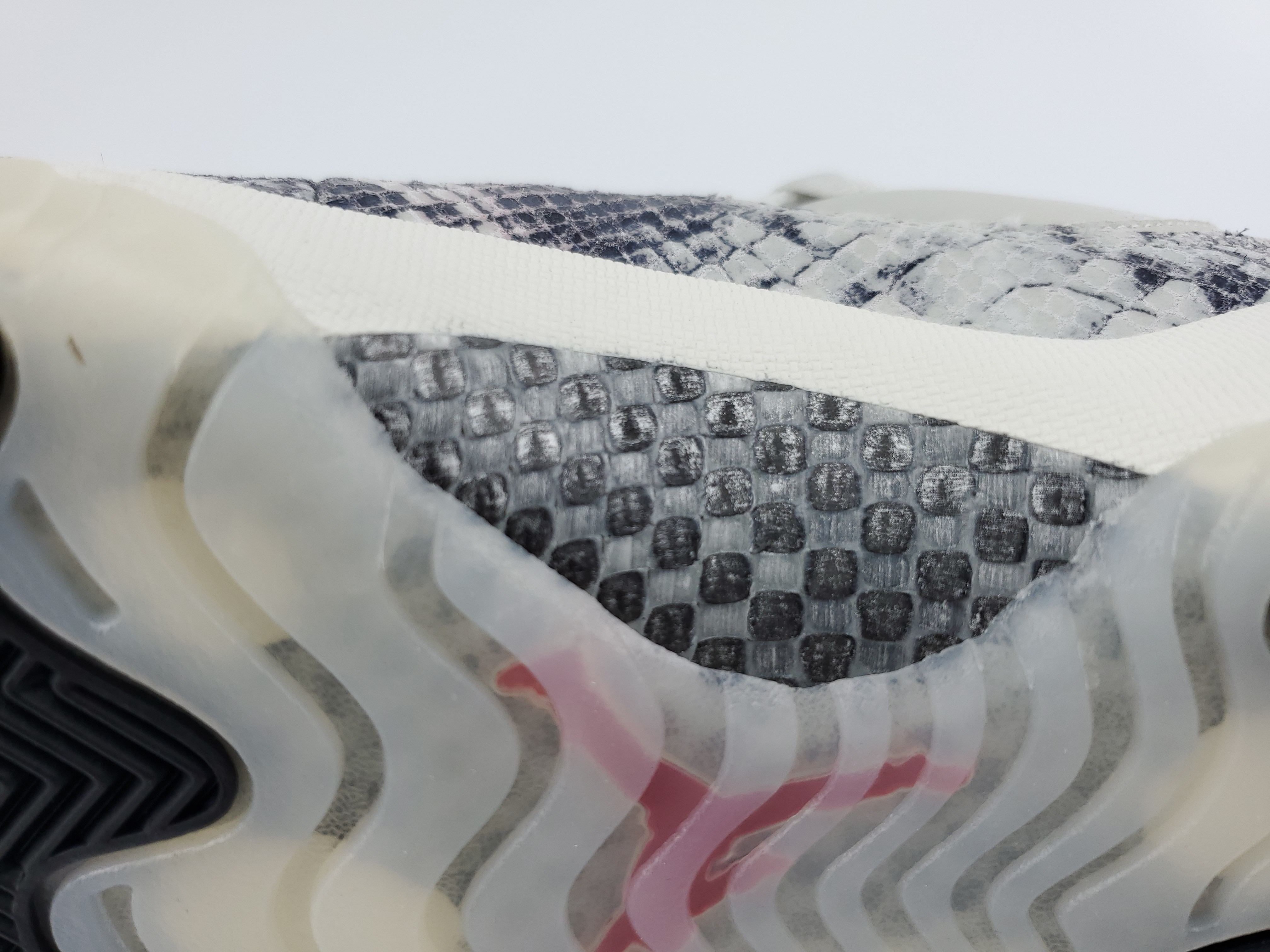 Air Jordan 11 Retro Low Snake Light Bone