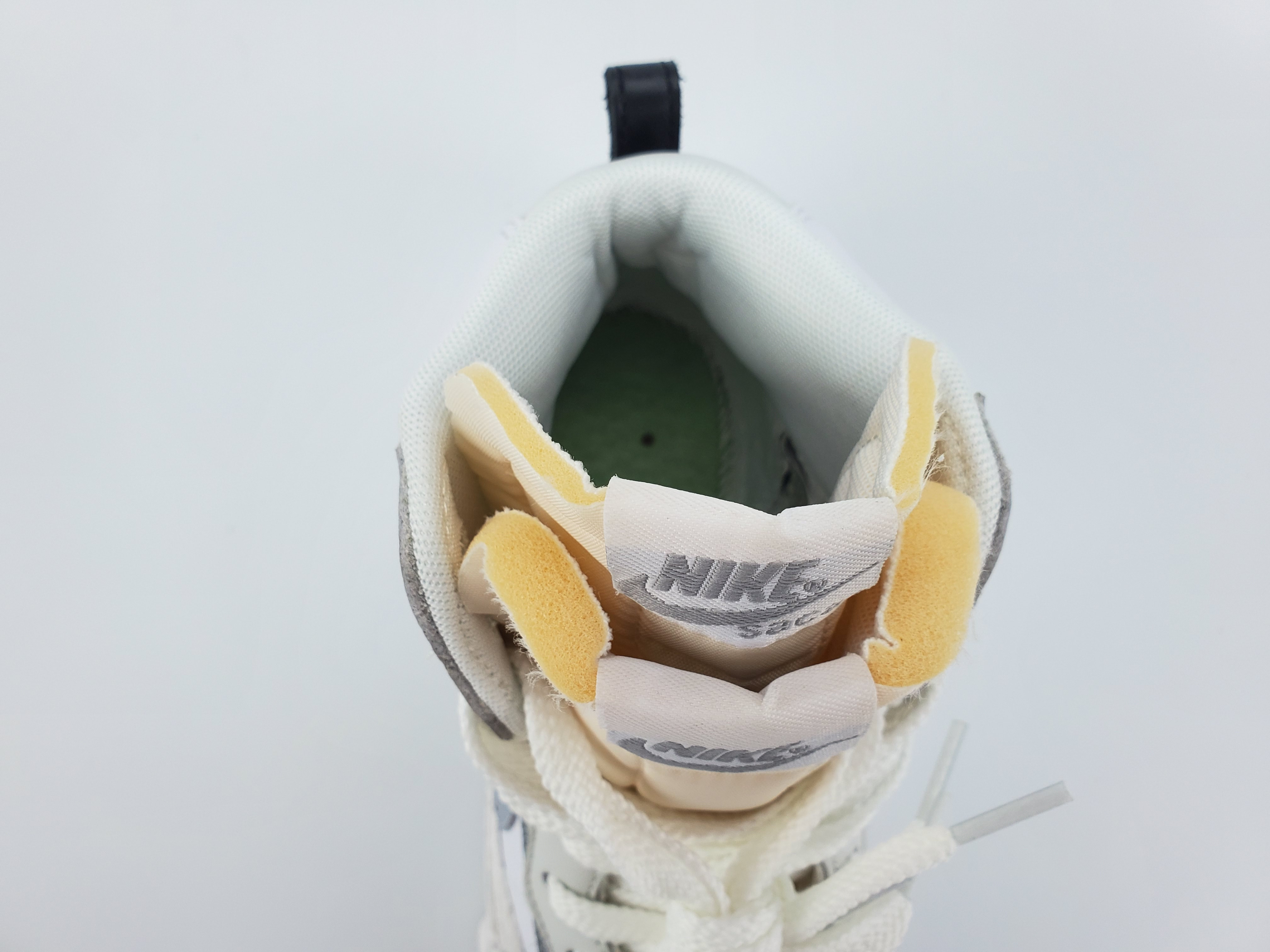 Nike Blazer High Sacai White Grey