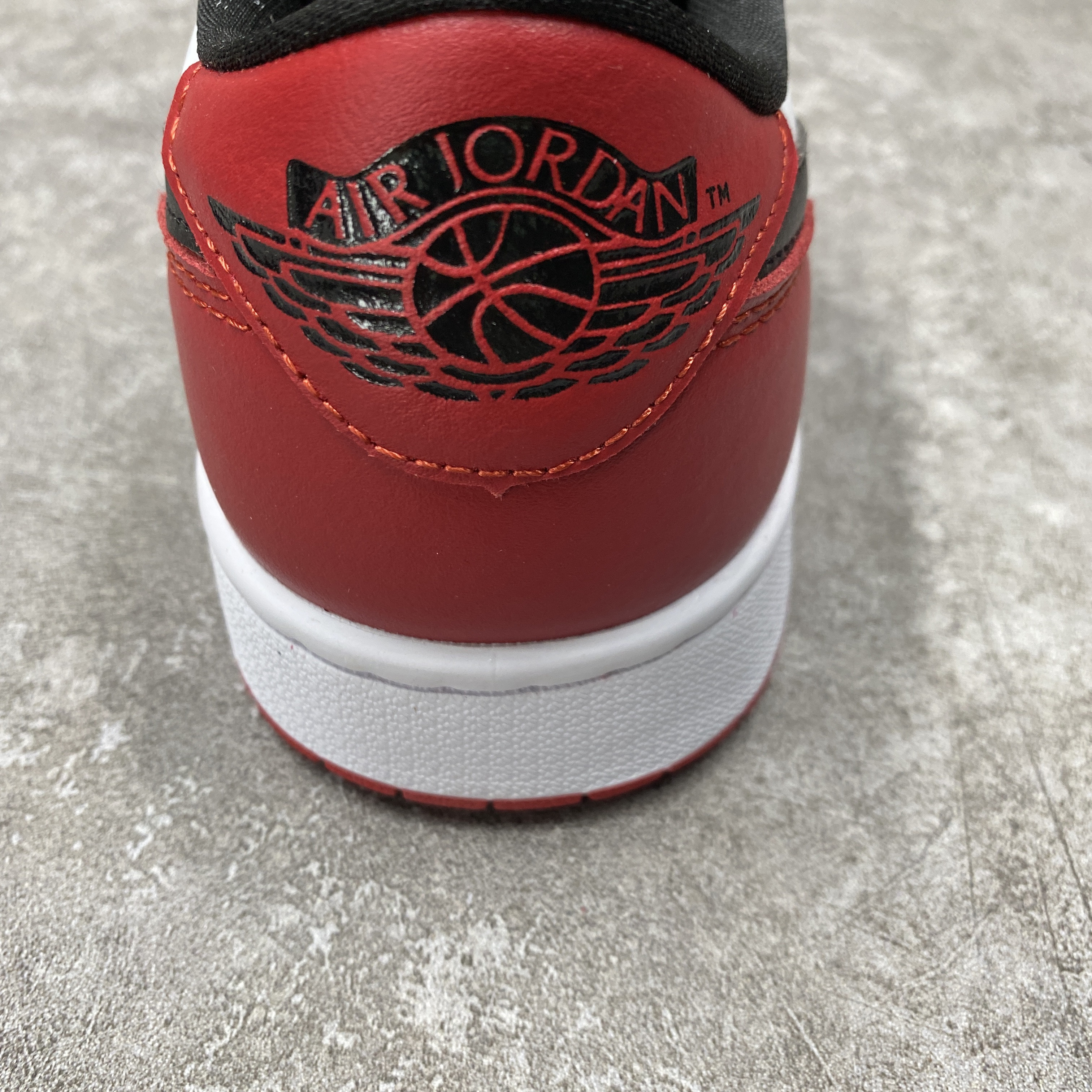 Jordan 1 Retro Low Golf