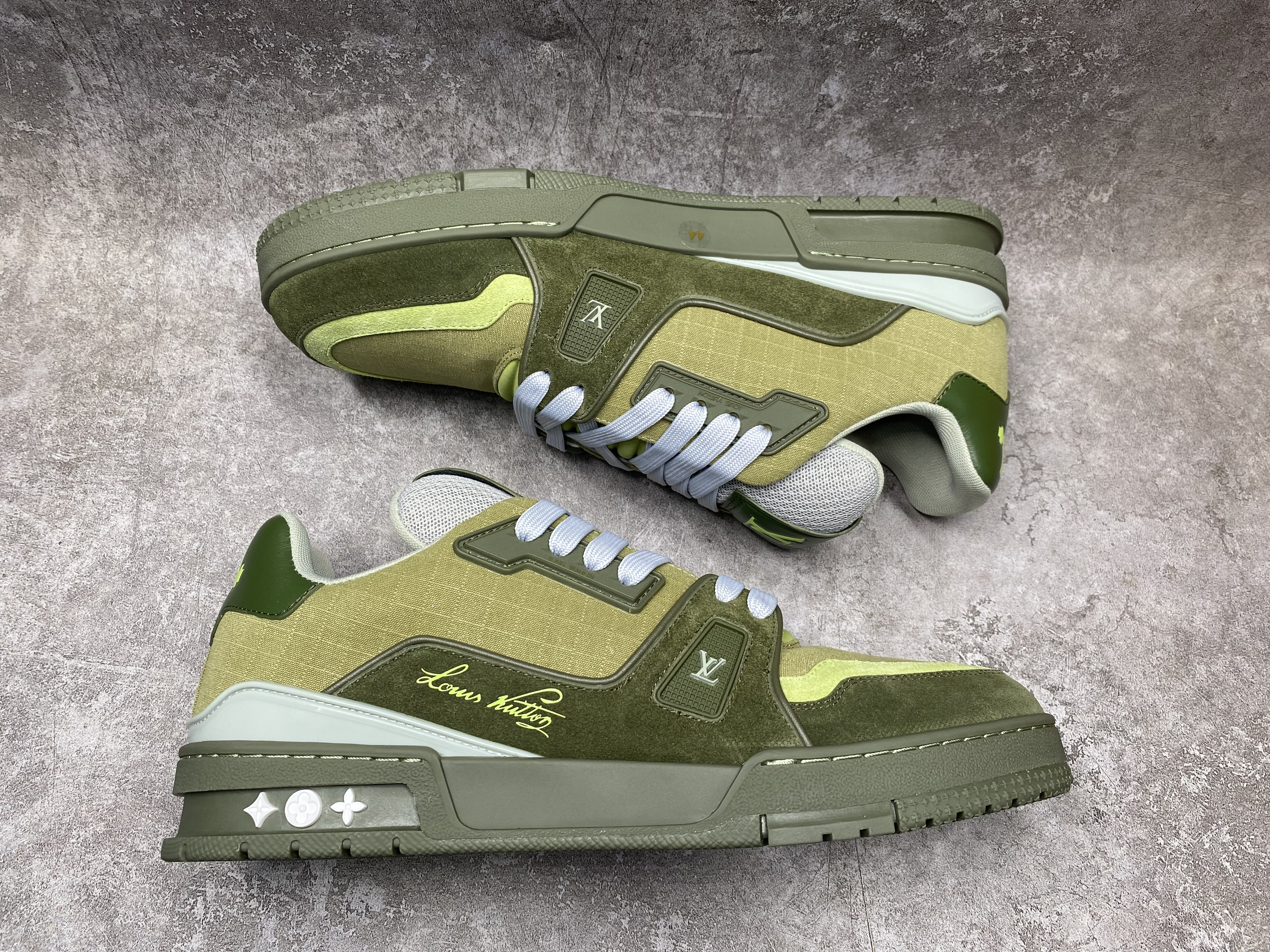 UA LV trainer Sneakers