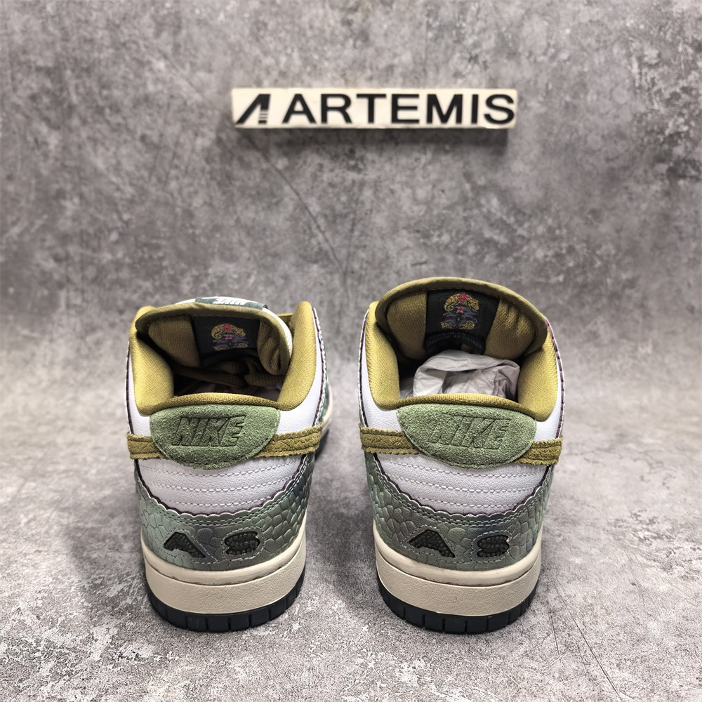 UA Nike SB Dunk Low Alexis Sablone Chameleon