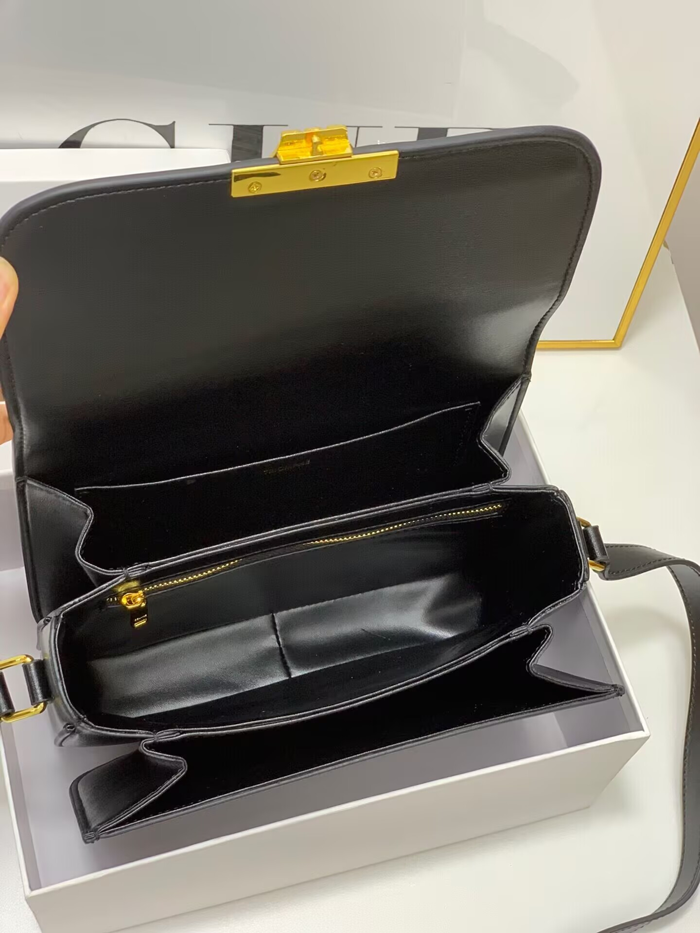 Ce**e triomphe bag 22x16.5x7cm