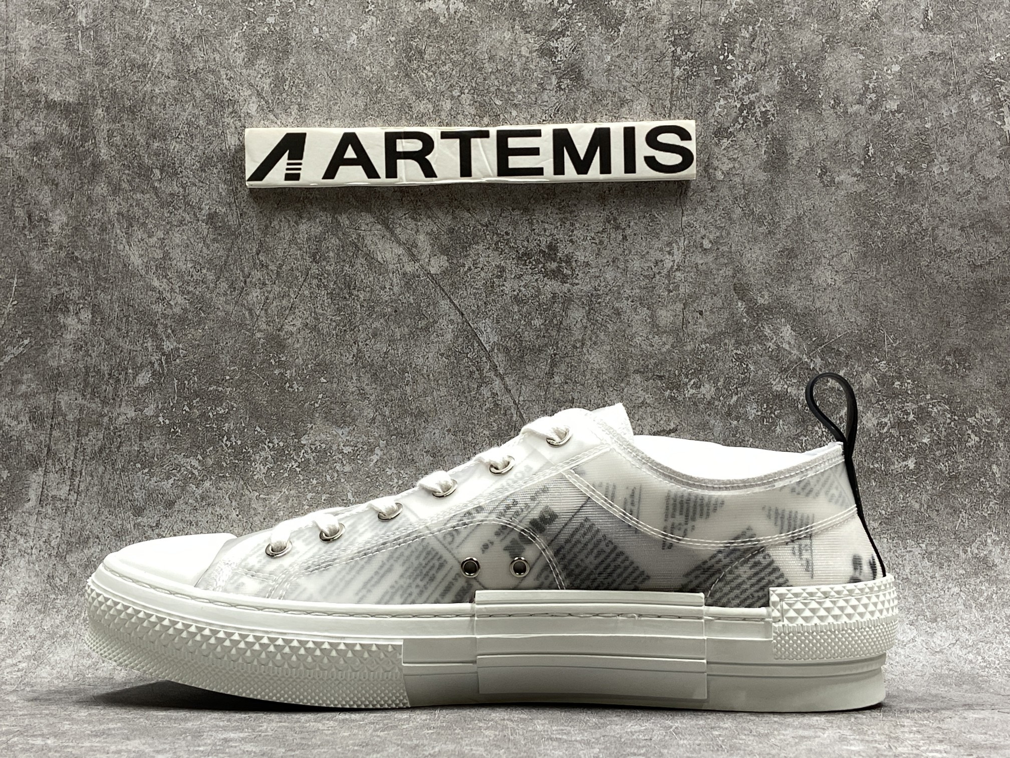 D*or b23 low top daniel asham newspaper