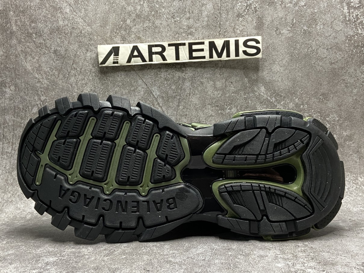Balenciga Track 5.0 Black Green