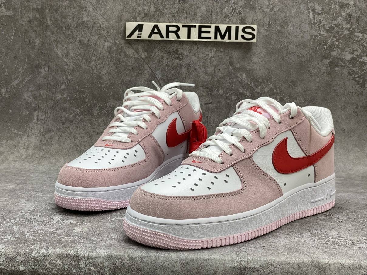 Nike Air Force 1 07 QS Valentine