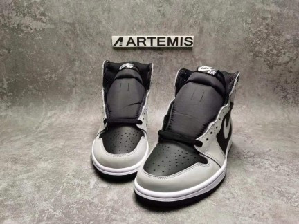 Air Jordan 1 Retro High Black White Light Smoke Grey