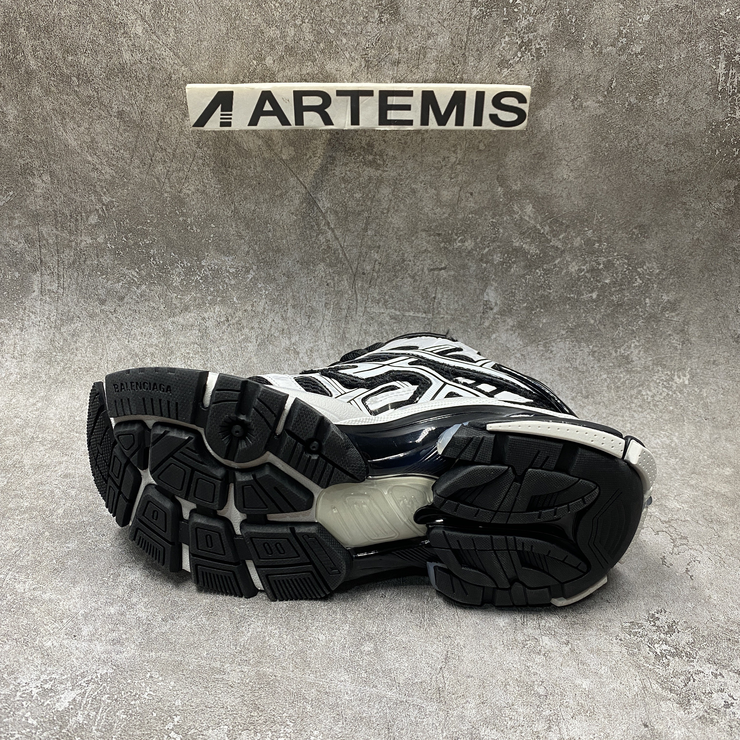 Balenciga Runner Sneaker Black White