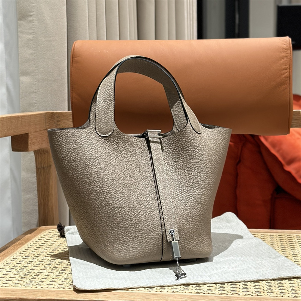 H**me5 picotin 18cm trench coat gray without original box