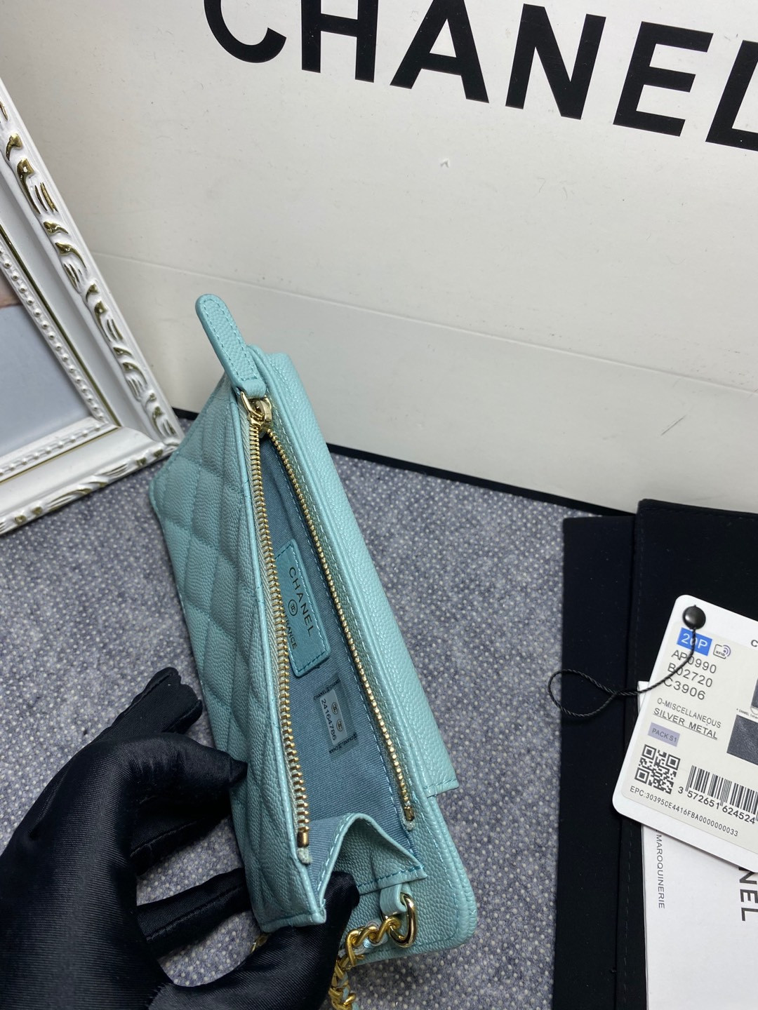 Ch*el long zipped wallet 19-11cm