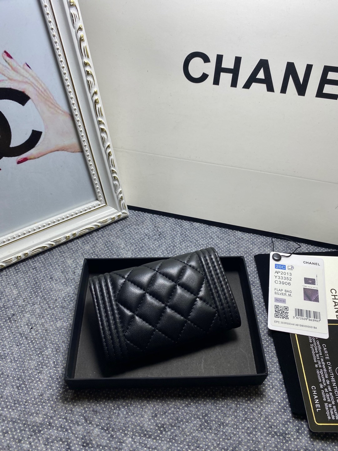 Ch*el flap wallet 12-7cm