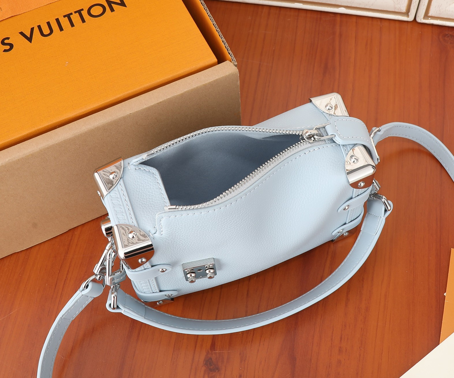 LV Side Trunk PM M25067 7.1 x 4.9 x 3.1 inches