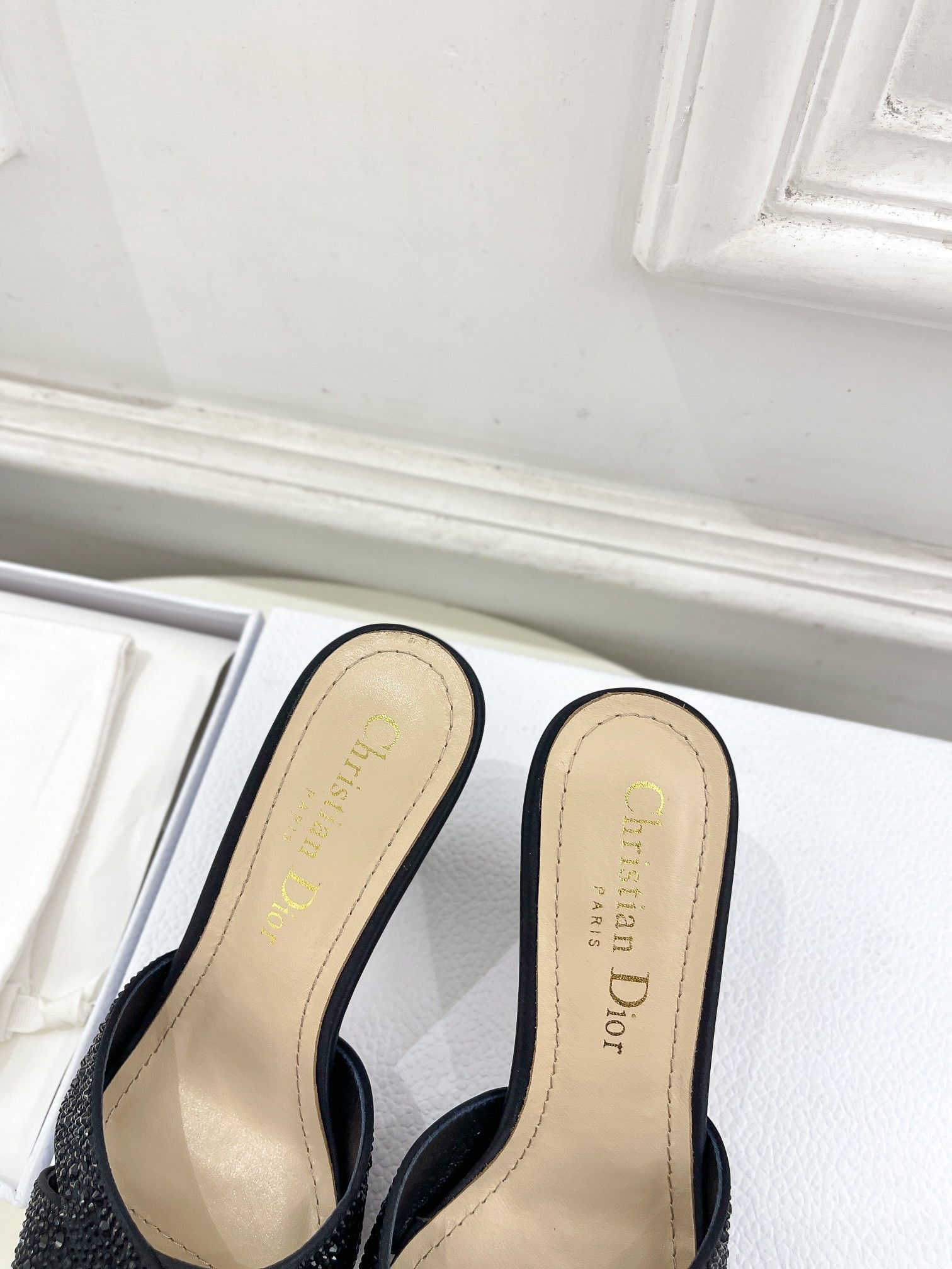 ua D*or tribales heeled slide