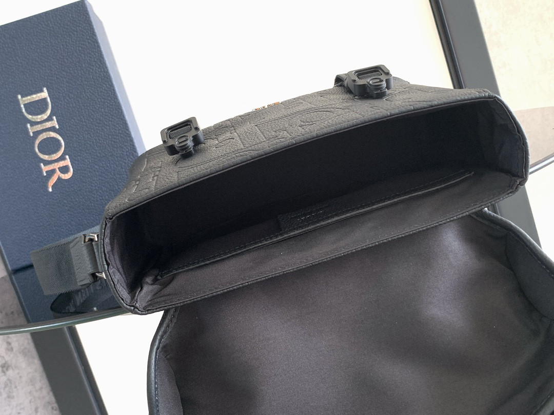 D*or hit the road messenger bag with flap black D*or gravity leather and black grained calfskin  24 x 18 x 8 cm