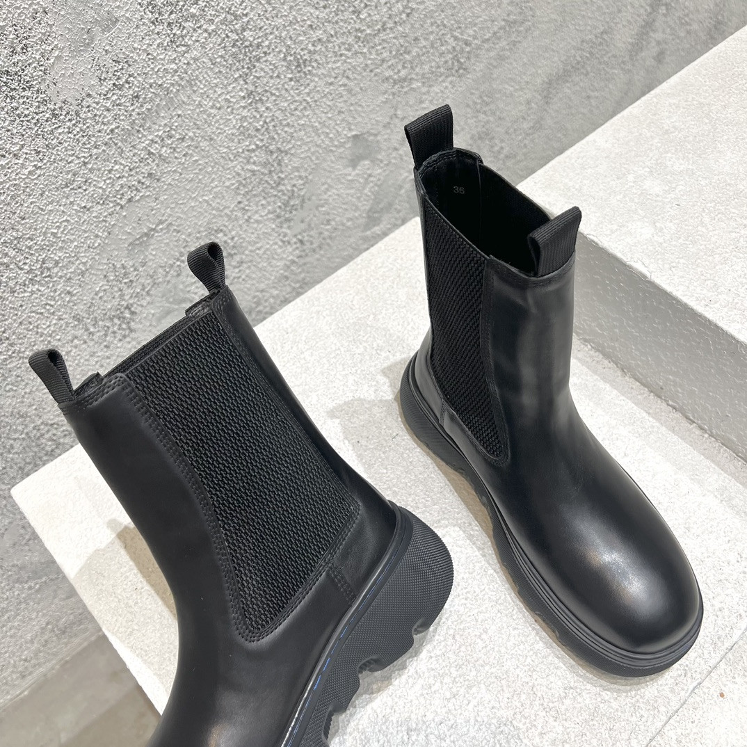 ua B**rry leather creeper chelsea boots