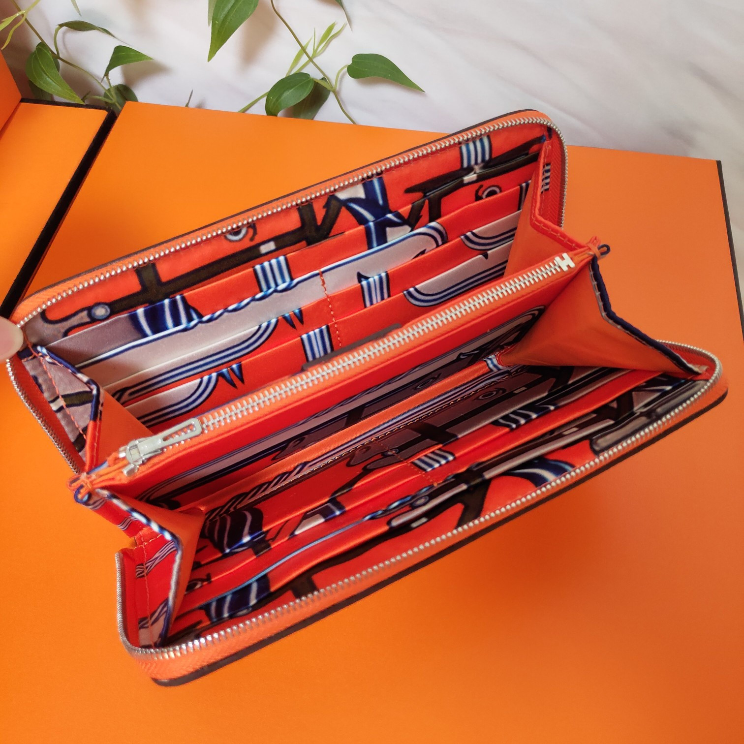 H**me5 long wallet 20x11cm