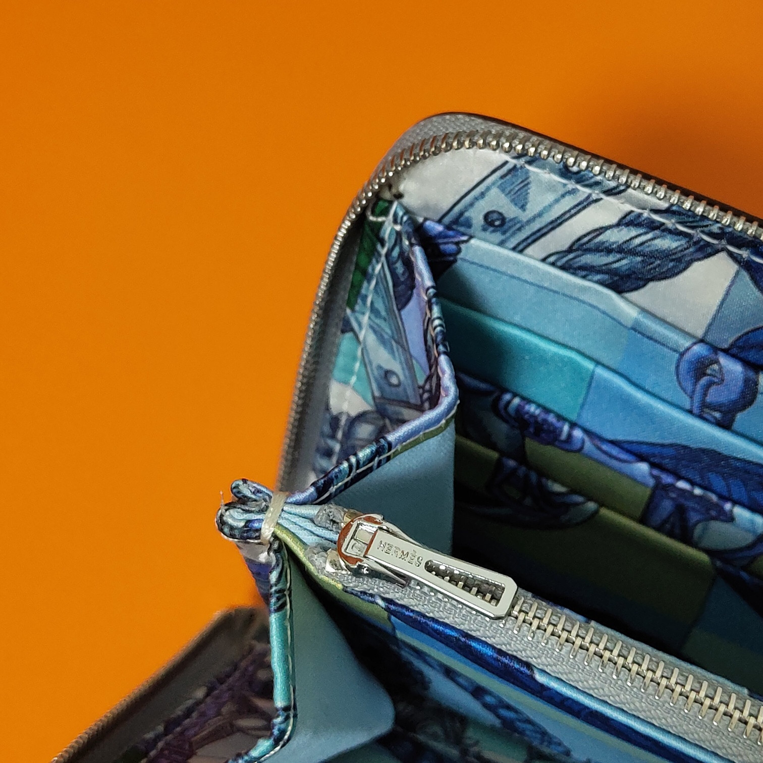 H**me5 long wallet 20x11cm