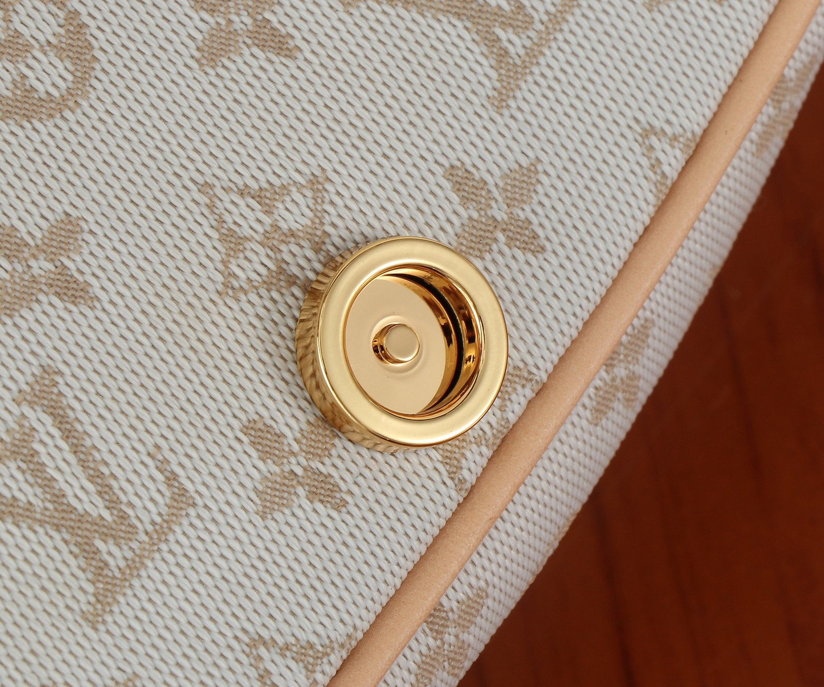 LV Saumur BB M12327 20x16x7.5CM