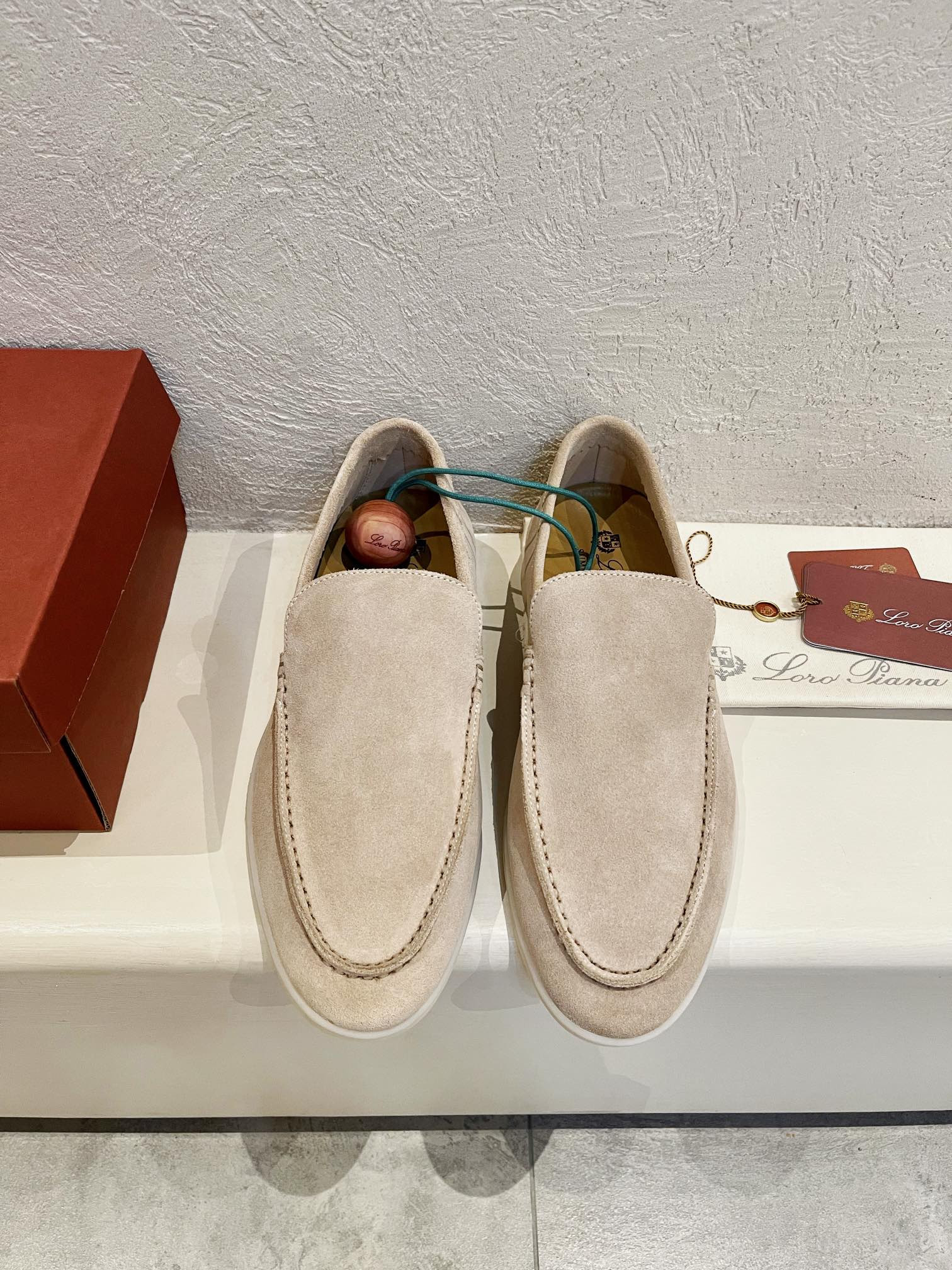 ua L**o p*ana summer walk loafers