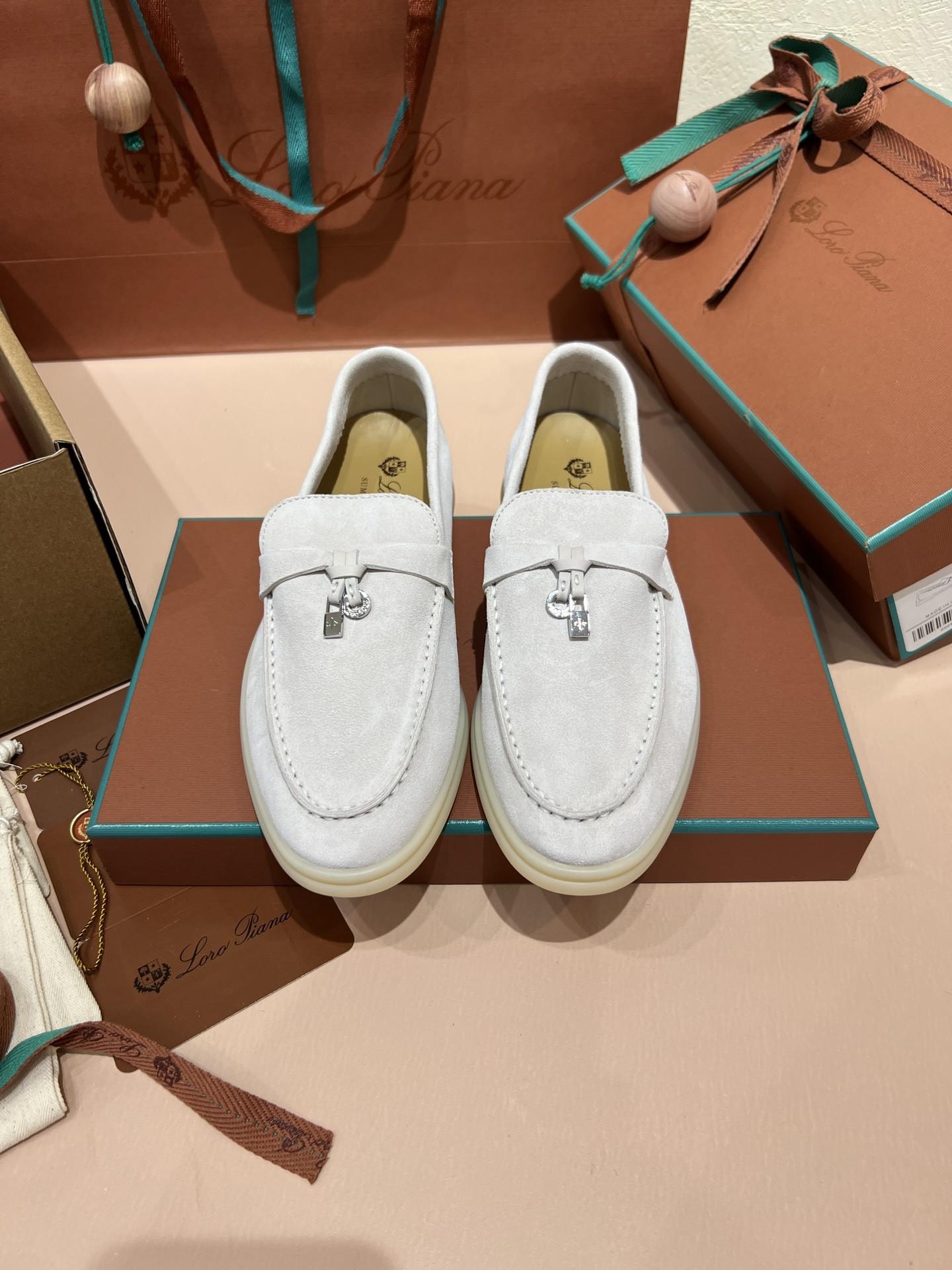 ua L**o p*ana summer charms walk loafers