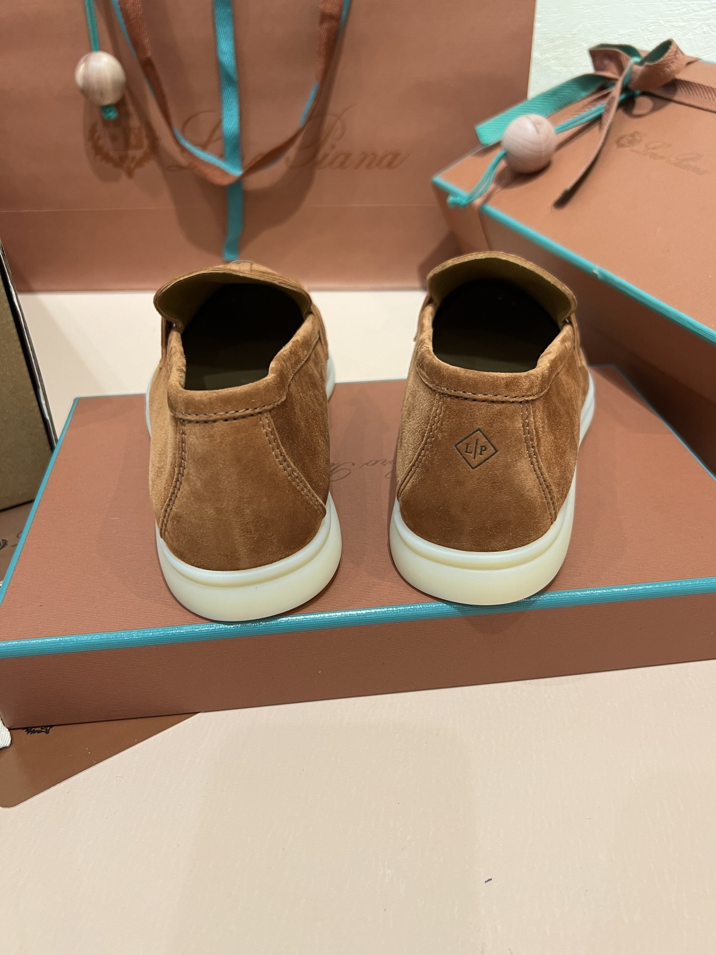 ua L**o p*ana summer charms walk loafers