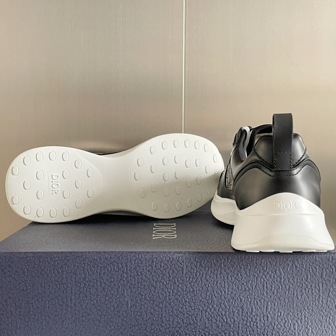 ua D*or b25 runner sneaker