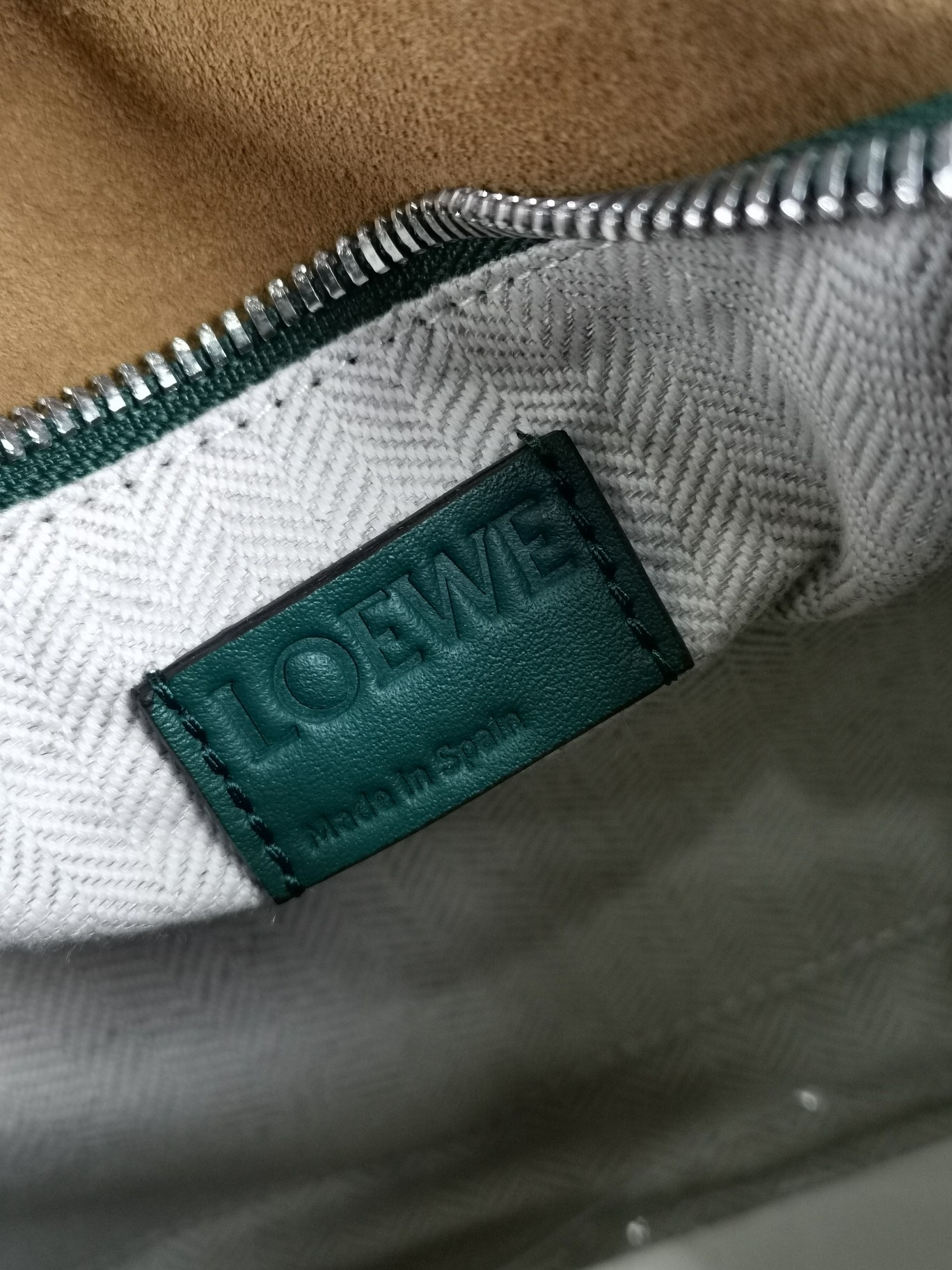 L0ew* small puzzle bag in classic calfskin 24x10.5x16.5cm