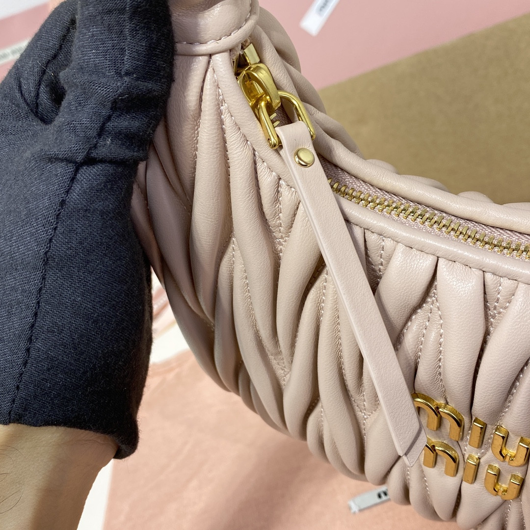 Miu Miu Wander matelassé nappa leather hobo bag 17x20x6cm