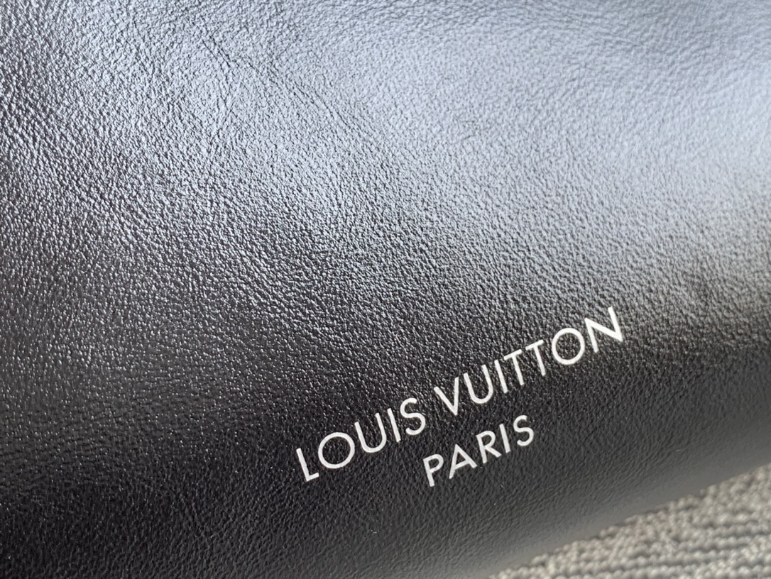 LV CarryAll Dark M13105 39x30x15cm