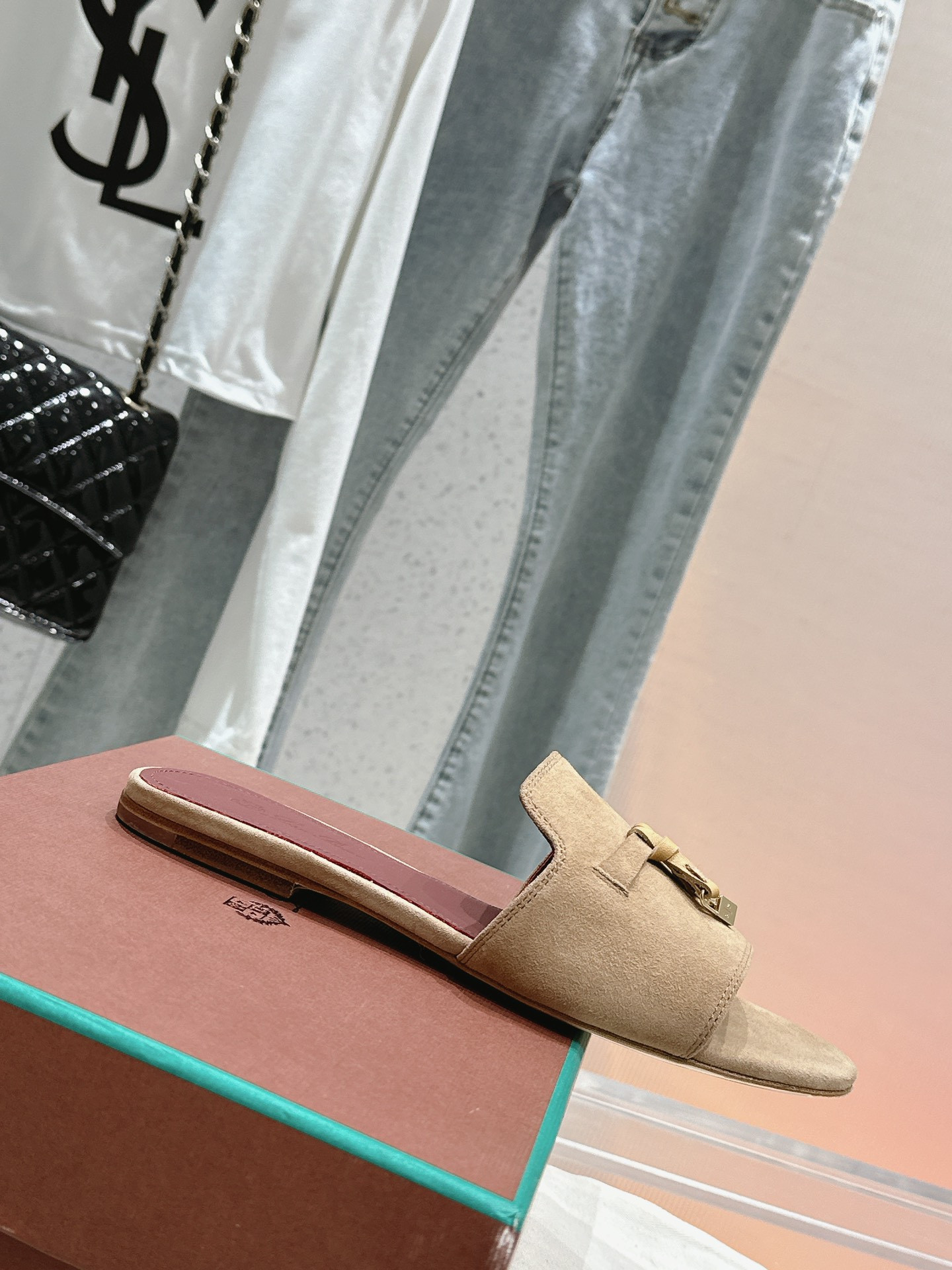 ua L**o p*ana summer charms sandal