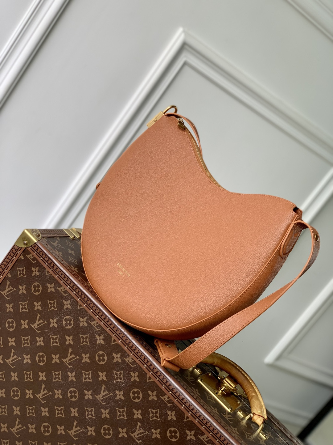 LV Low Key Cookie MM M14642 32x26x5cm