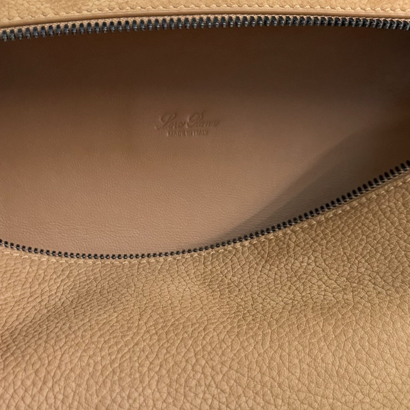 L**o p*ana extra pouch l29 29x18x5cm