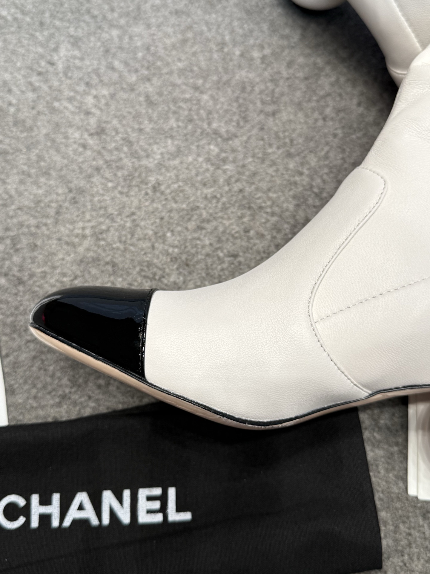 ua Ch*el mid-calf boots 6.5cm heel