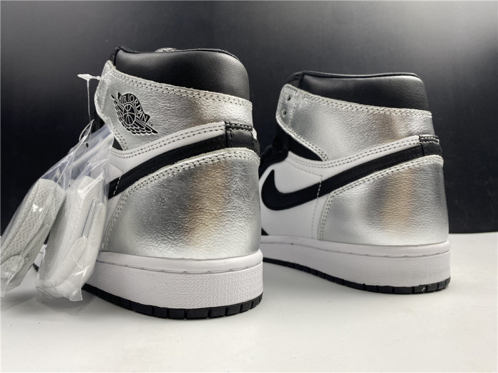 AIR JORDAN 1 HIGH OG WMNS “SILVER TOE” CD0461-001