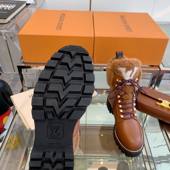 LOUS VUITO BOOTS