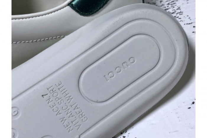 G*u*i ace embroidered low-top sneaker