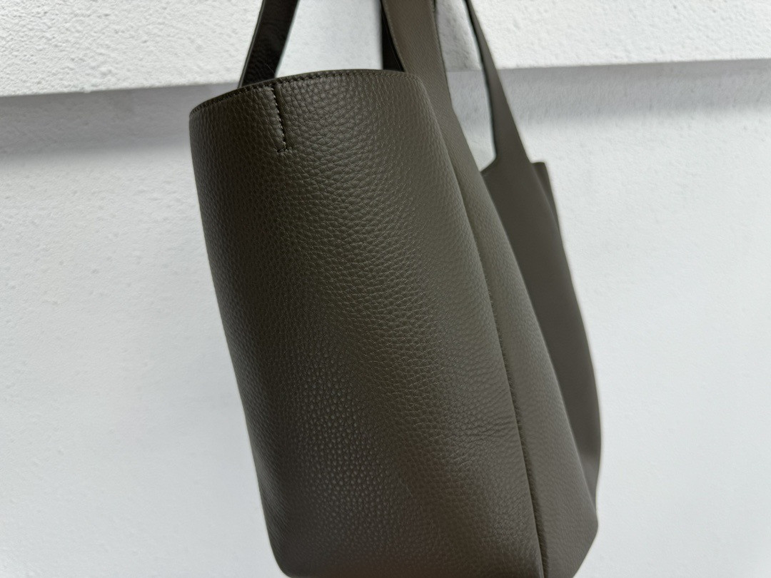 Y51 LE 5 À 7 BEA in grained leather 50×28×18cm