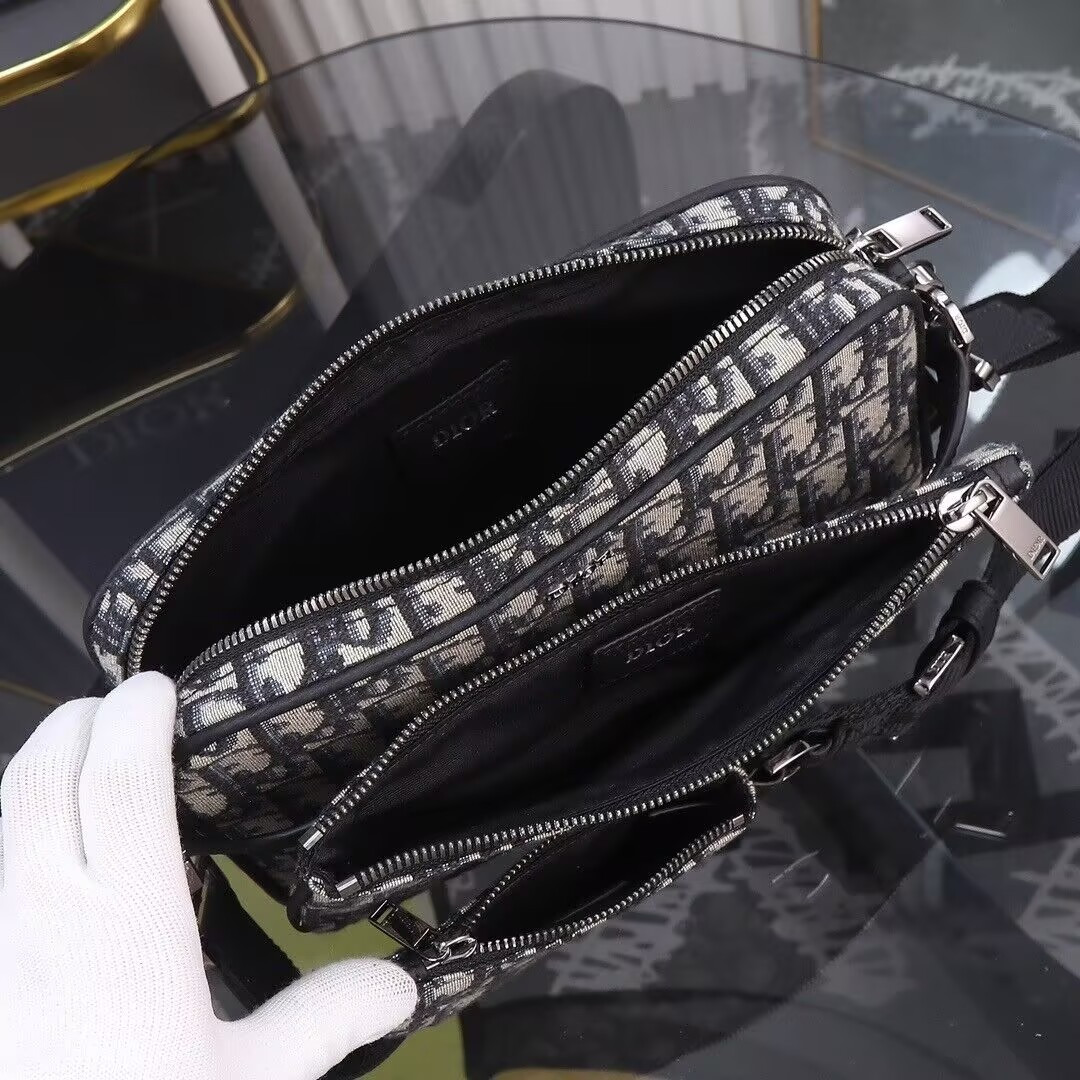 D10r Saddle Triple Pouch Beige and Black D10r Oblique Jacquard 18x25x5cm