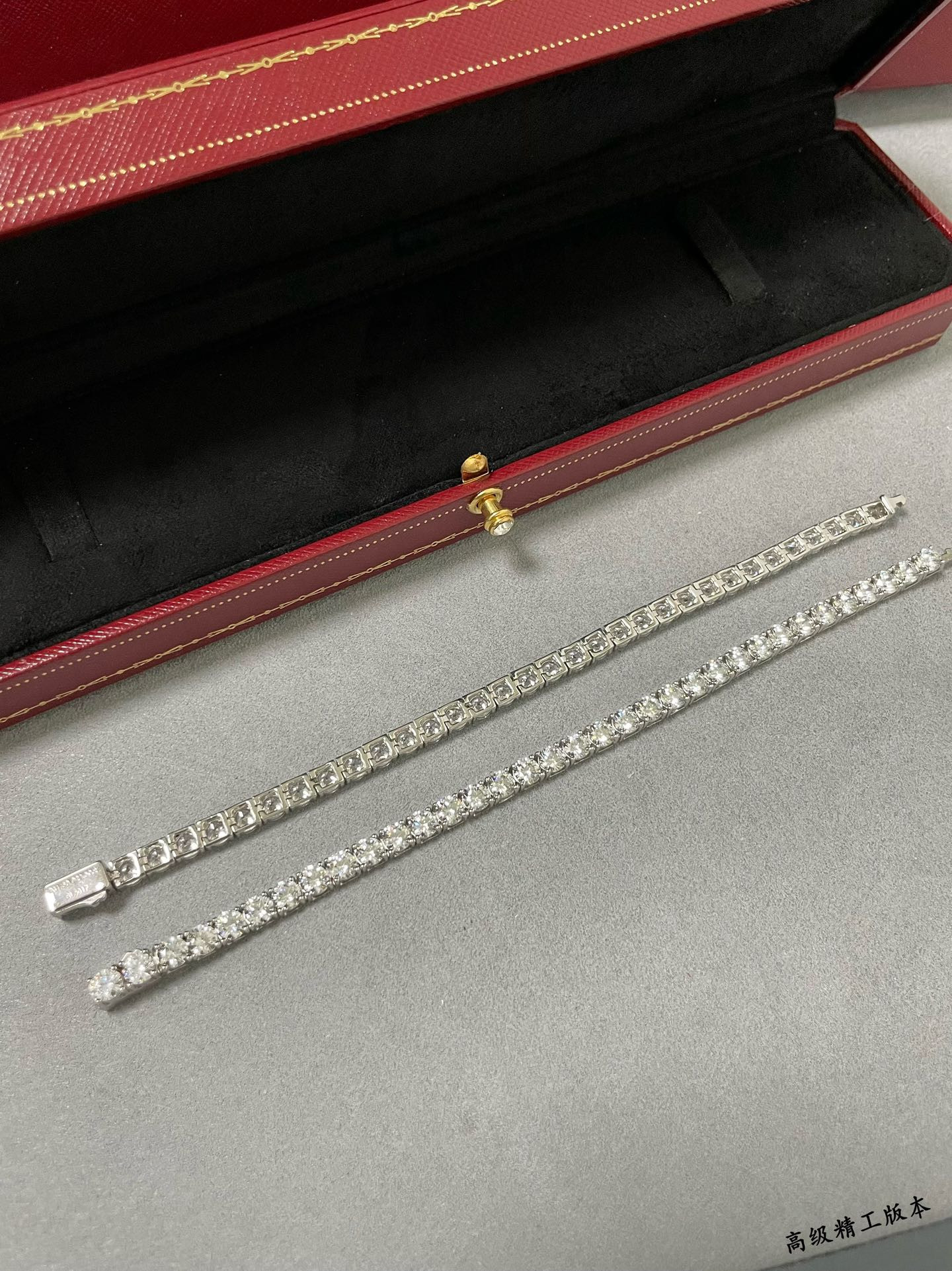 Ca*t1er full D1am0nd four-claw Bracelet