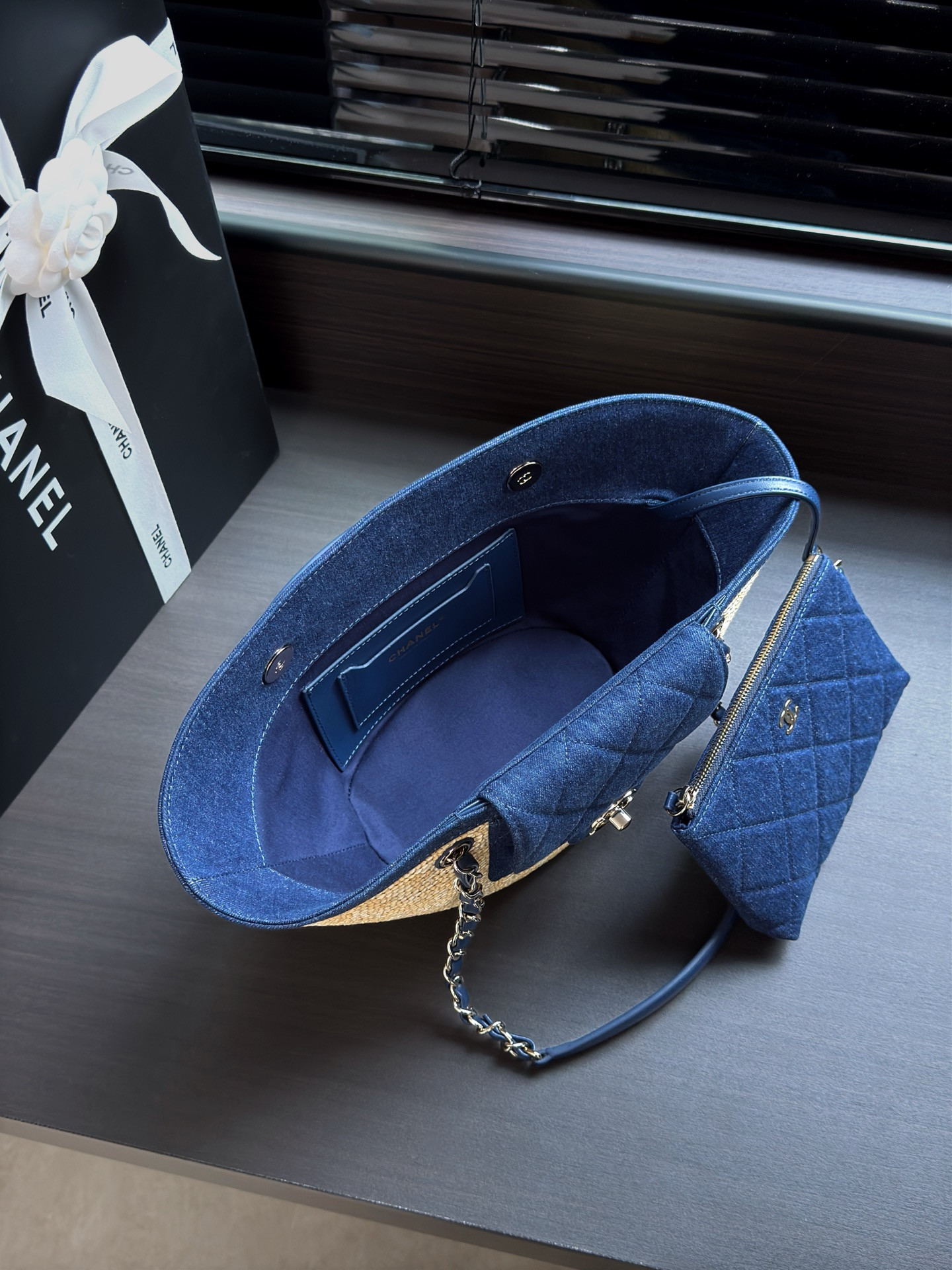 Ch**el Shopping Bag AS5951 18x41x13cm