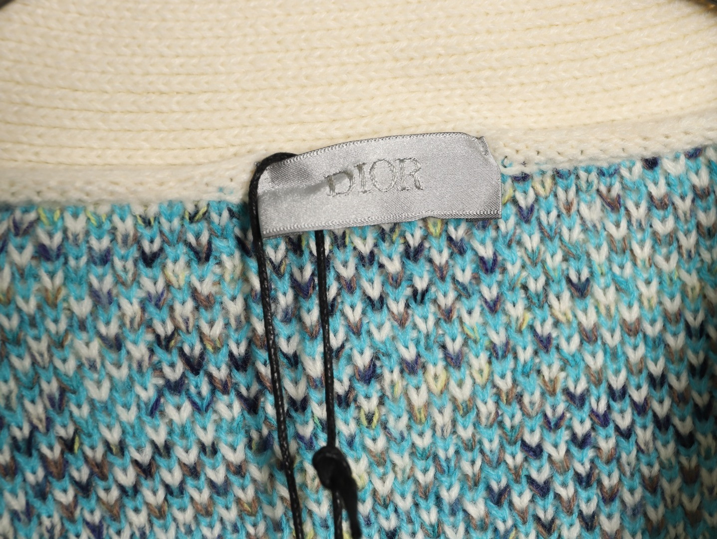 D10r 25ss Cardigan Sweaters