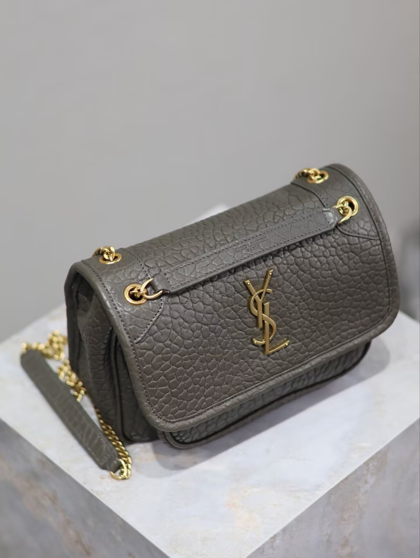 Y51 Niki Mini in grained lambskin 828736 12.5x18x5cm