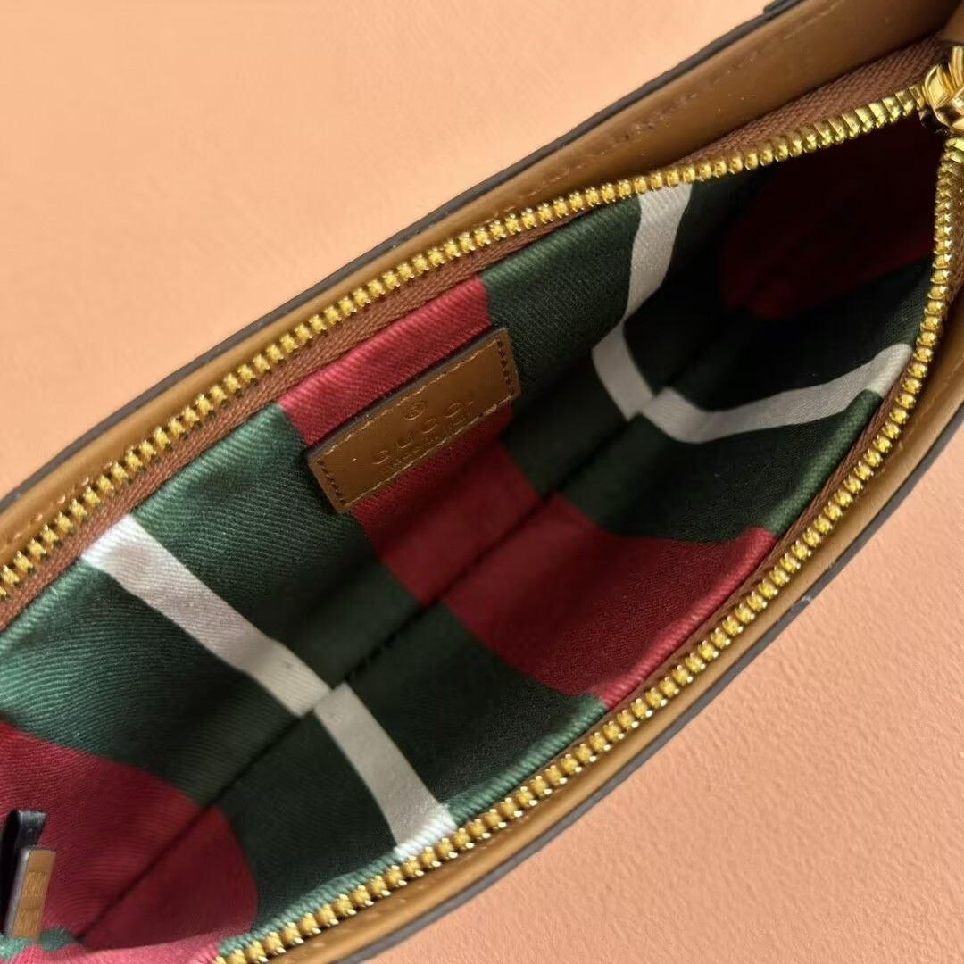 Gvc*1 GG Emblem Small Shoulder Bag 23x13x2cm