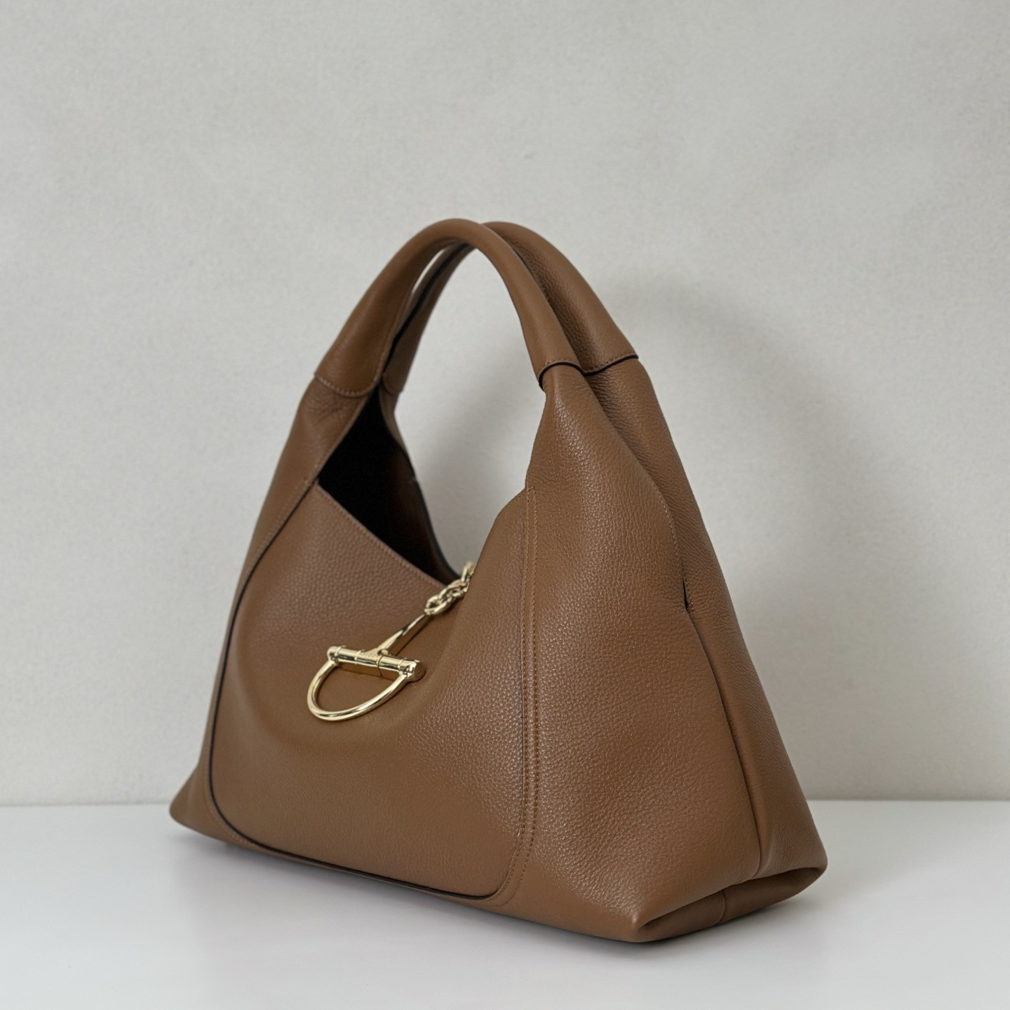 Gvc*1 Softbit Maxi Shoulder Bag Brown Leather 46x26x16cm