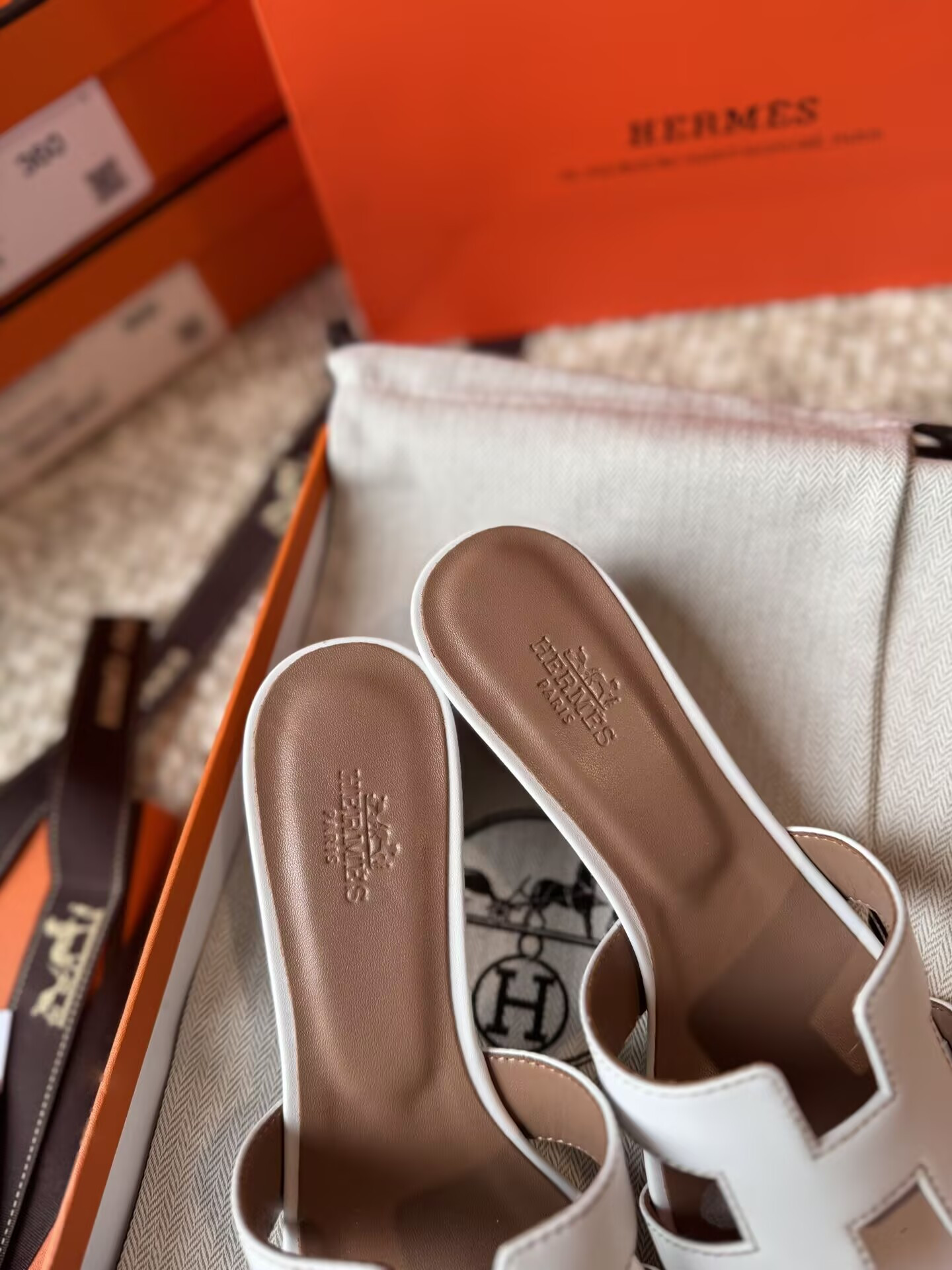 UA H**me5 Oasis White Sandal