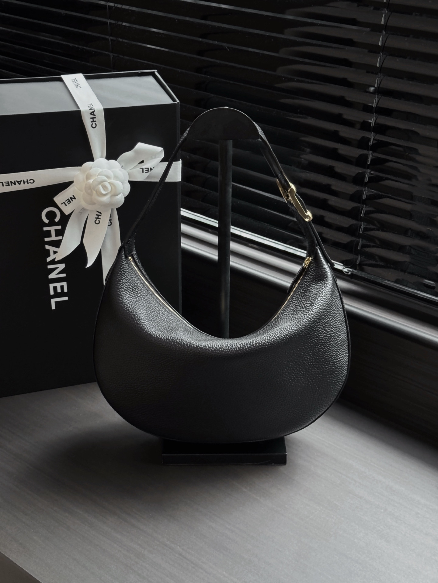 Ch**el Hobo Handbag AS6570 21 x 30 x 9cm