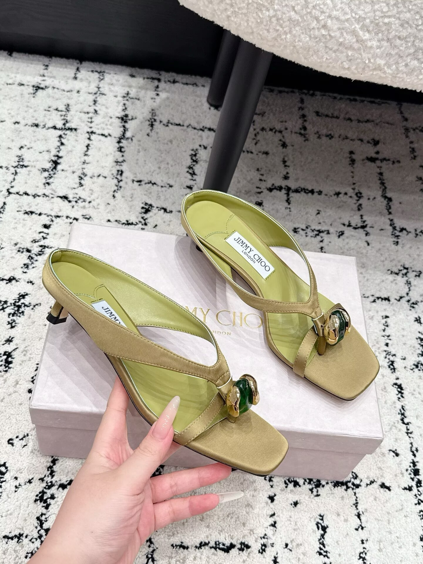 ua J1m*y Ch00 emeri sandals