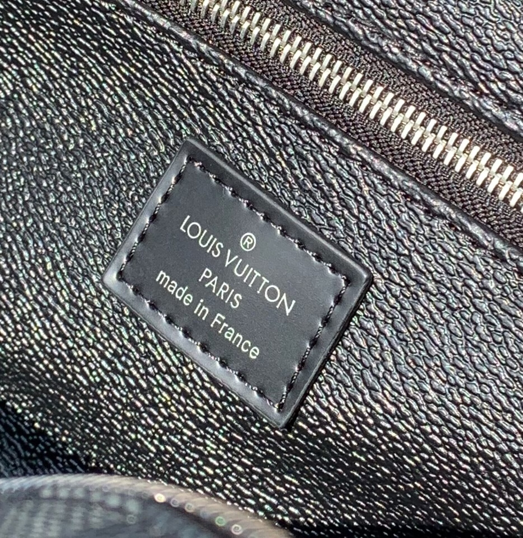 LV Dopp Kit Toilet Pouch M40127 28x16x13cm