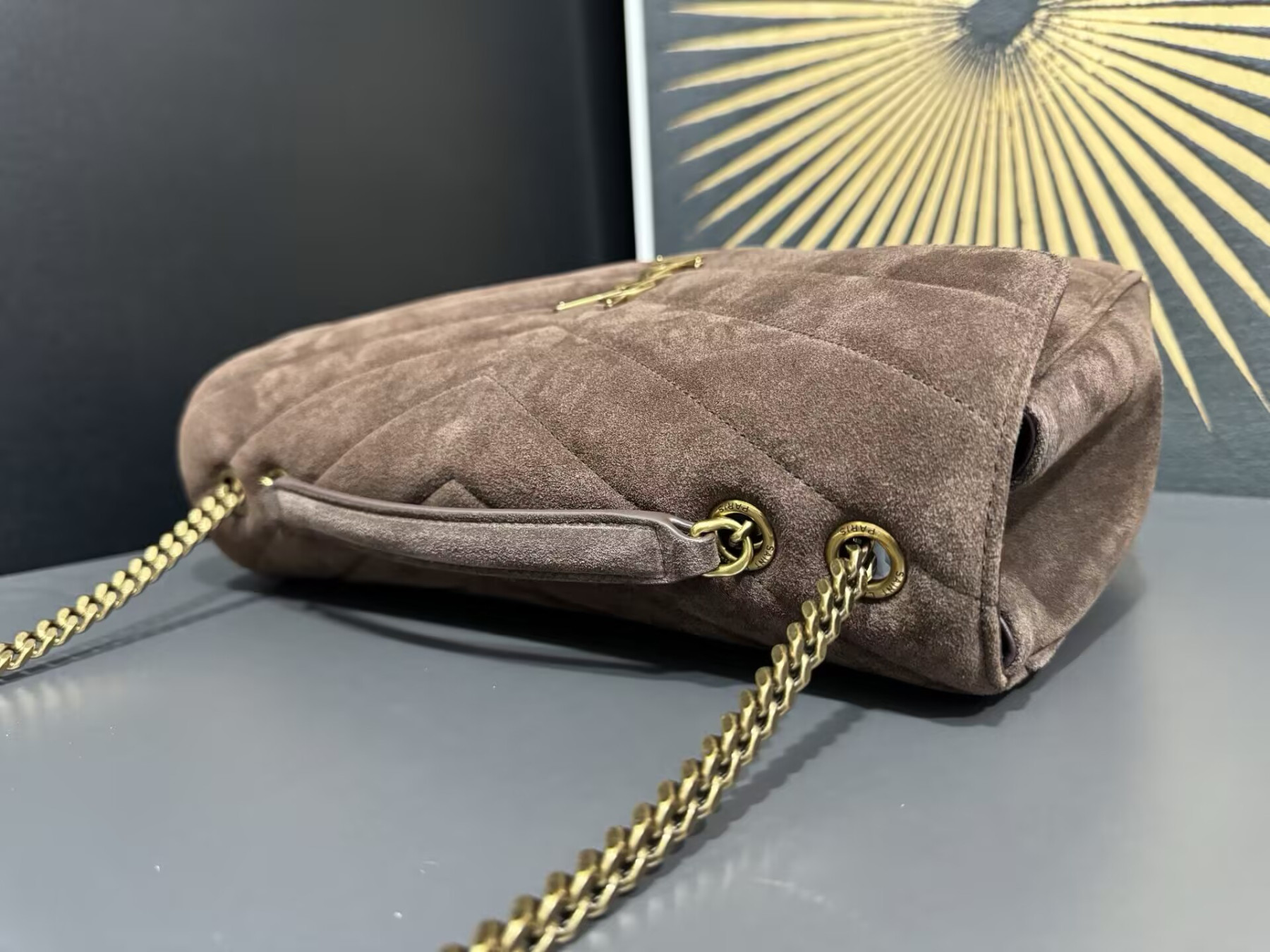 Y51 LOULOU large in MATELASSÉ Suede 32 x 22 x 10 CM