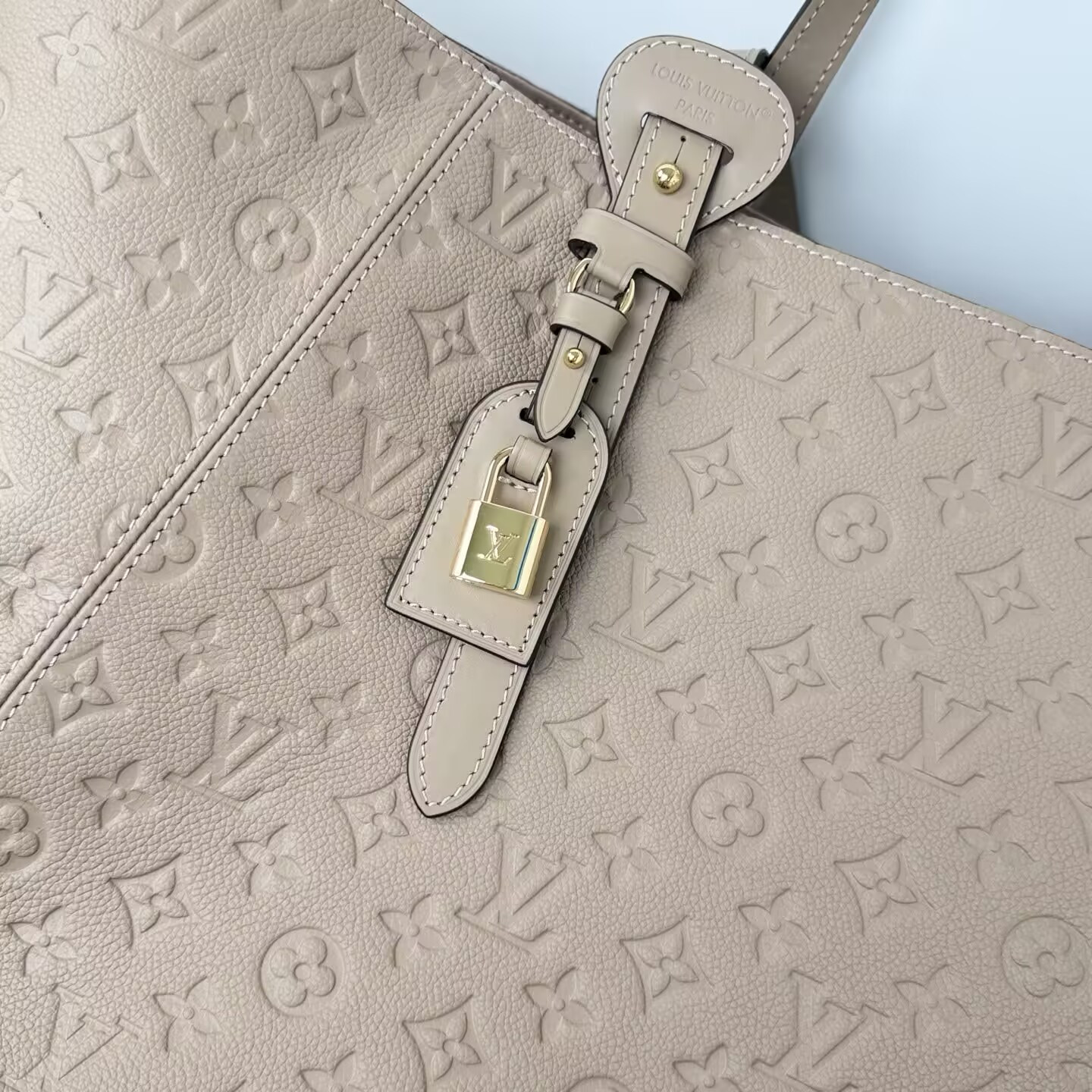 LV All In One MM M25889 56.5x30.5x17cm